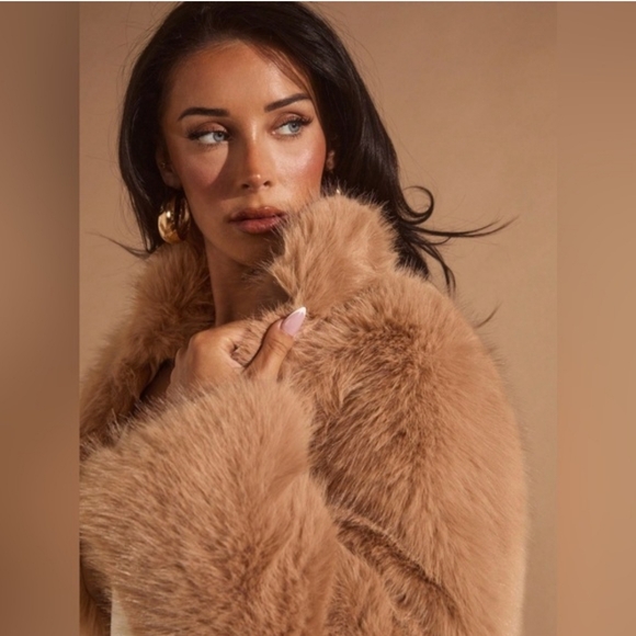 Women's Tan Faux Fur Jacket - Picture 3 of 8